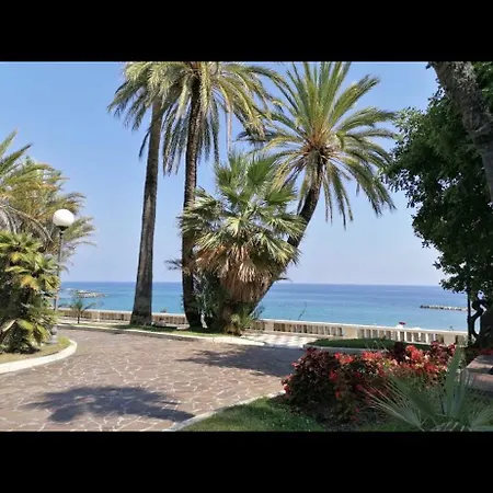 Grand A Pieds Апартаменты Санремо
